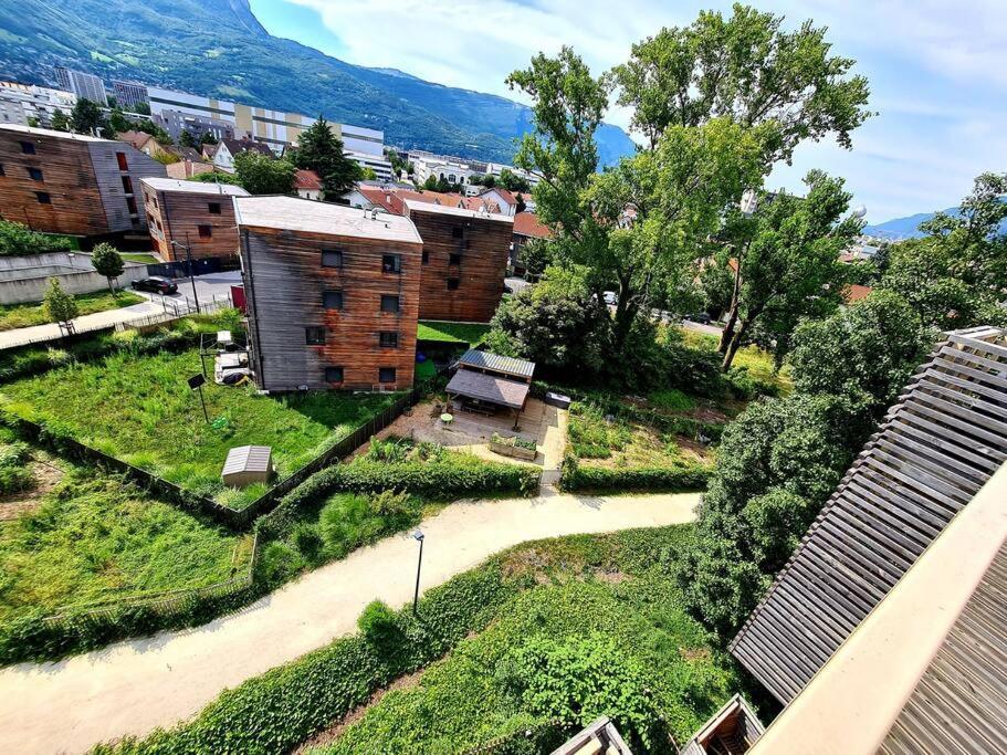 Grand Appartement Avec Vue Magnifique - Vercors - Une Experience Unique - Wifi Gratuit Grenoble Exterior photo